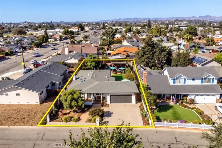 Property Photo: 864 Willow Lane CA 93420