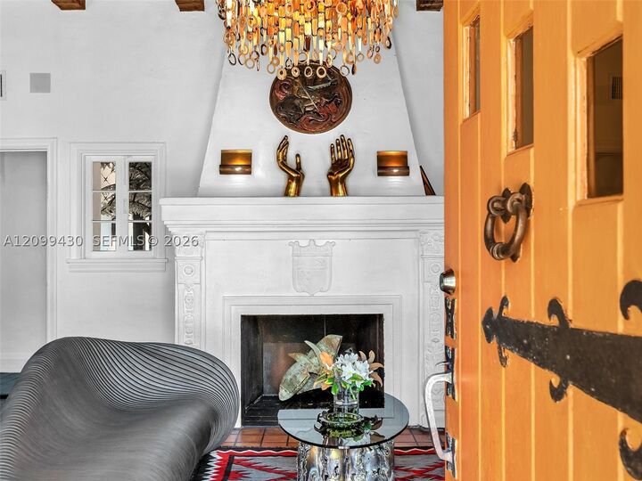 Property Photo: 1321 Tyler St FL 33019