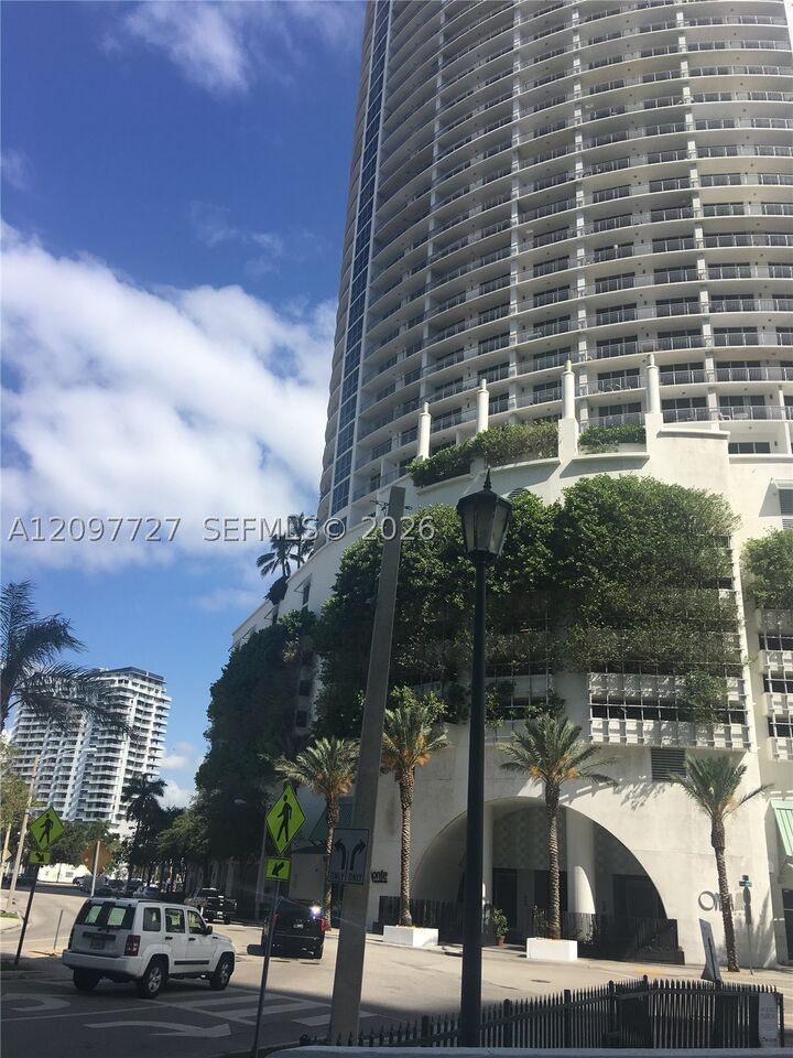 Property Photo: 1750 N Bayshore Dr 2408 FL 33132