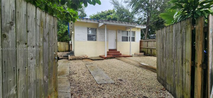 Property Photo:  61 NE 67th St 1  FL 33138 