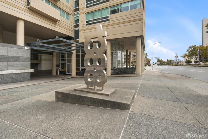 Property Photo:  1388 Gough Street 1201  CA 94109 