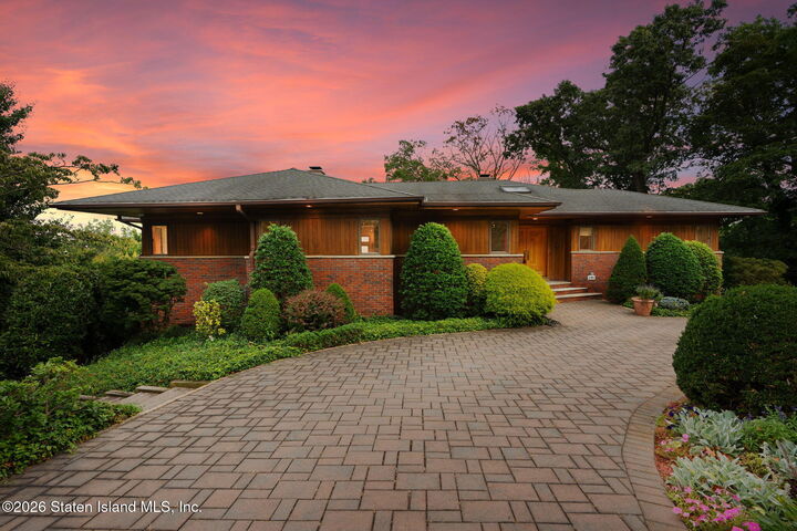 Property Photo: 281 Howard Avenue NY 10301
