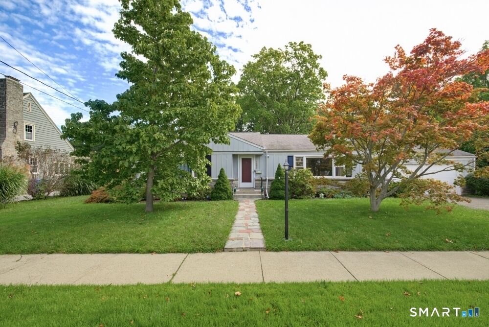 Property Photo:  1680 Main Street  CT 06615 