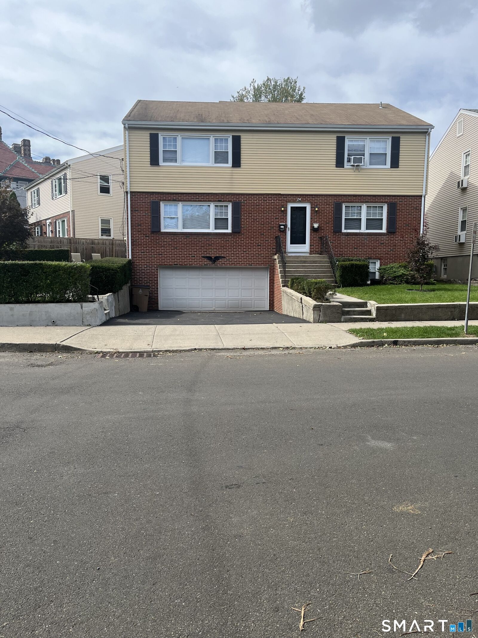 Property Photo:  24 Mayflower Avenue  CT 06906 