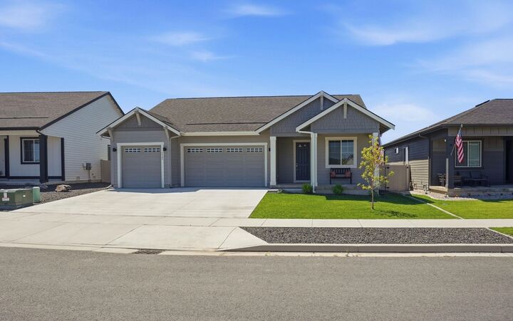 Property Photo: 5949 S Sherri Lea Rd WA 99224