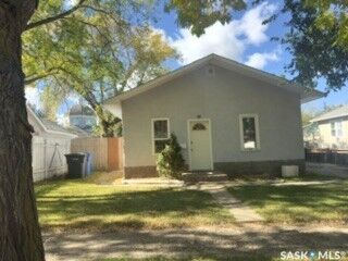 Property Photo:  921 109th Street  SK S9A 2E1 