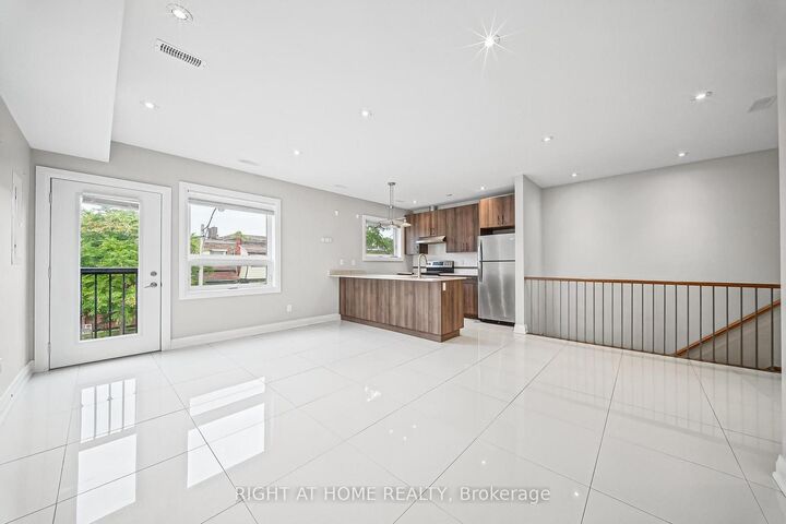Property Photo:  31 Alma Avenue 4  ON M6J 1N2 