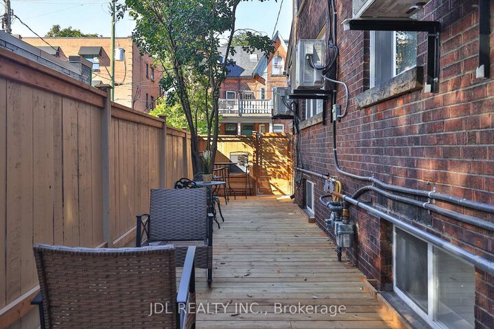 Property Photo:  5 Sorauren Avenue  ON M6R 2C6 