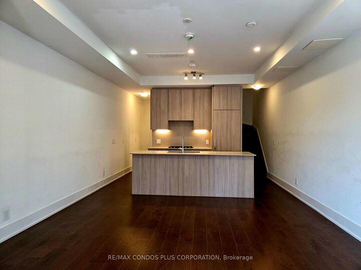 Property Photo: 270 Davenport Road 9 ON M5R 0C1