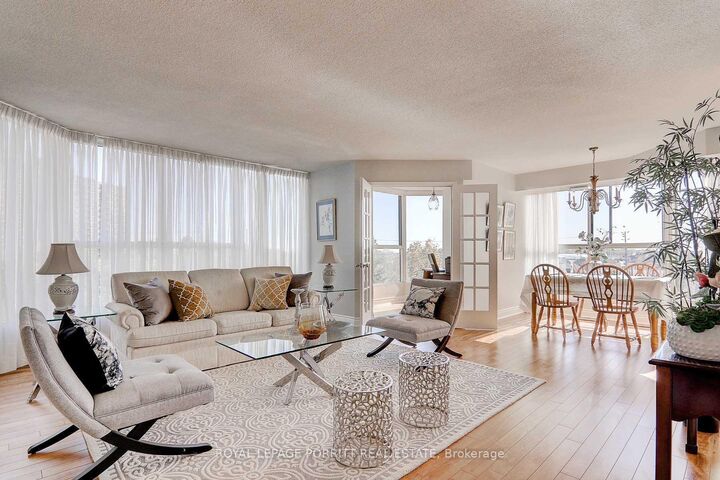 Property Photo: 1271 Walden Circle 508 ON L5J 4R4