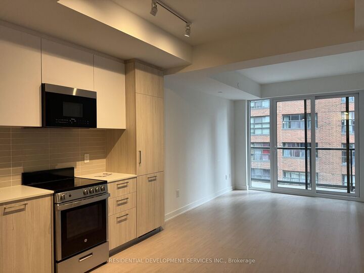 Property Photo:  65 Mutual Street 404  ON M5B 0E5 