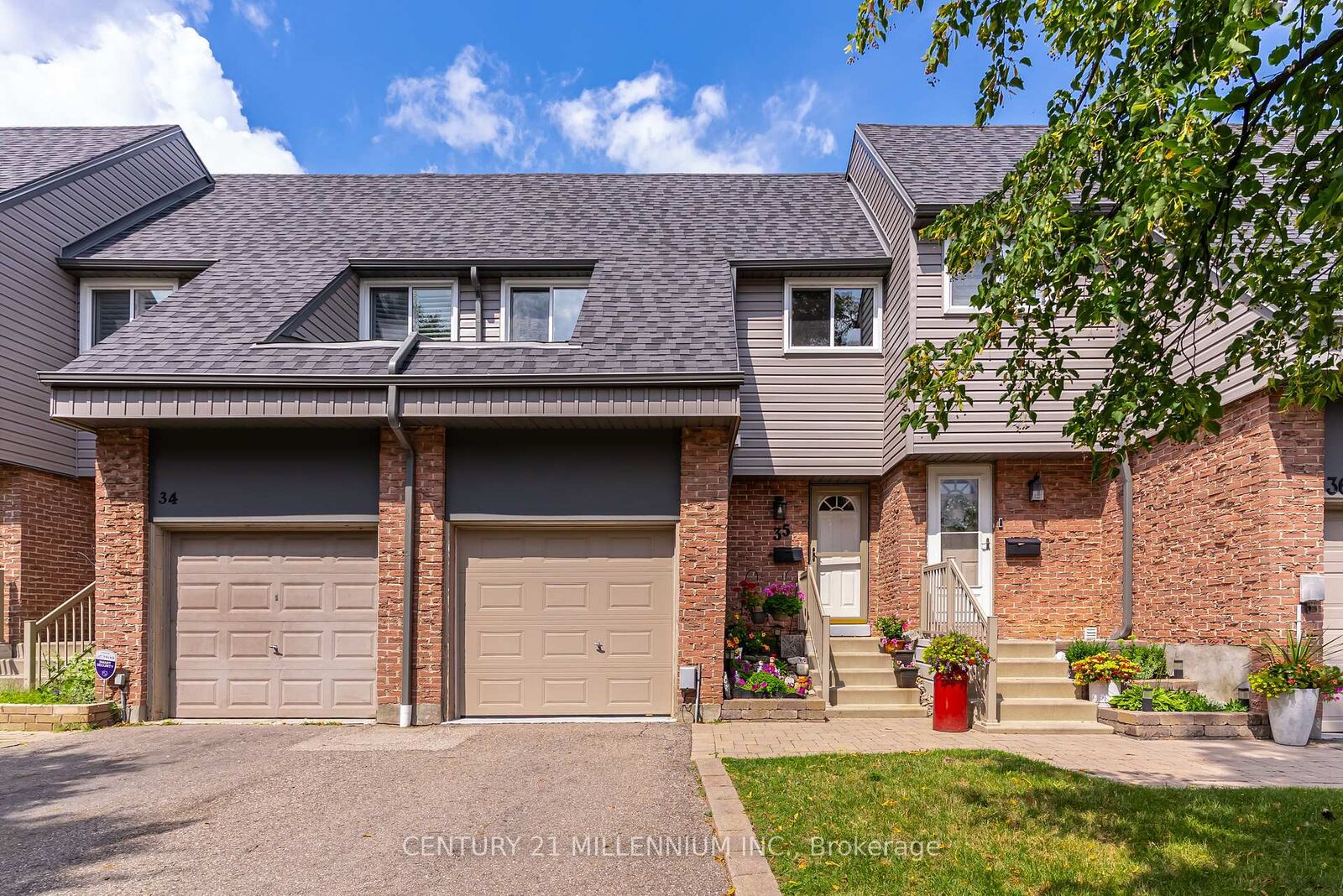 Property Photo:  35 Tara Park Crescent  ON L6V 3E3 