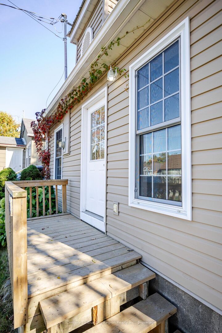 Property Photo: 1133 Franklin Street ON P1B 2L9