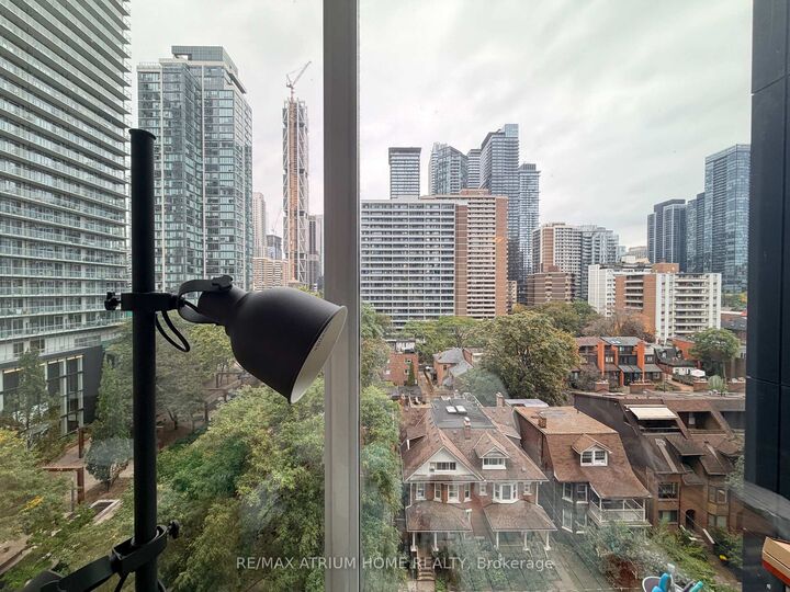 Property Photo:  17 Dundonald Street 803  ON M4Y 0E4 