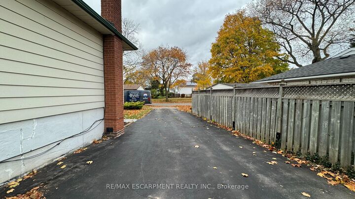 Property Photo:  5440 Windermere Drive  ON L7L 3M5 