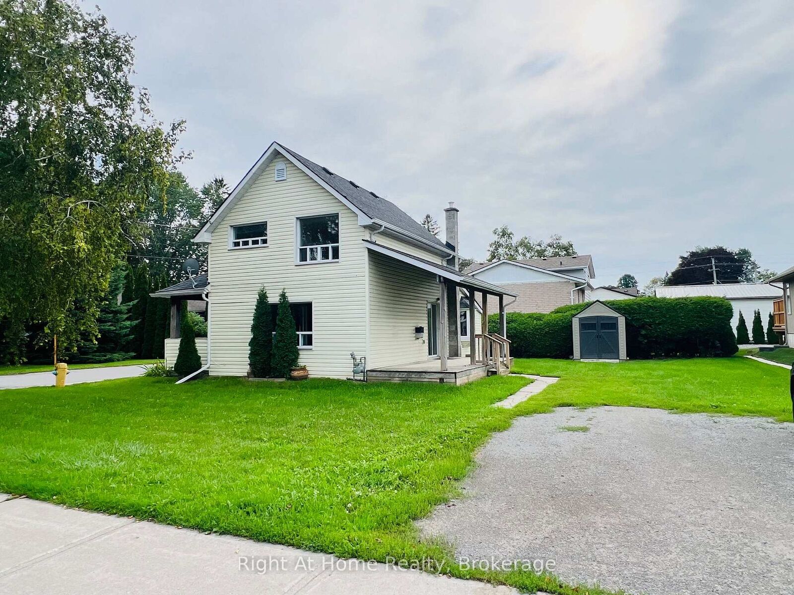 Property Photo:  26 Chapel Street  ON K0K 1H0 