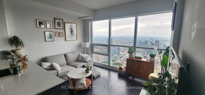 Photo de la propriété:  88 Scott Street 5105  ON M5E 0A9 