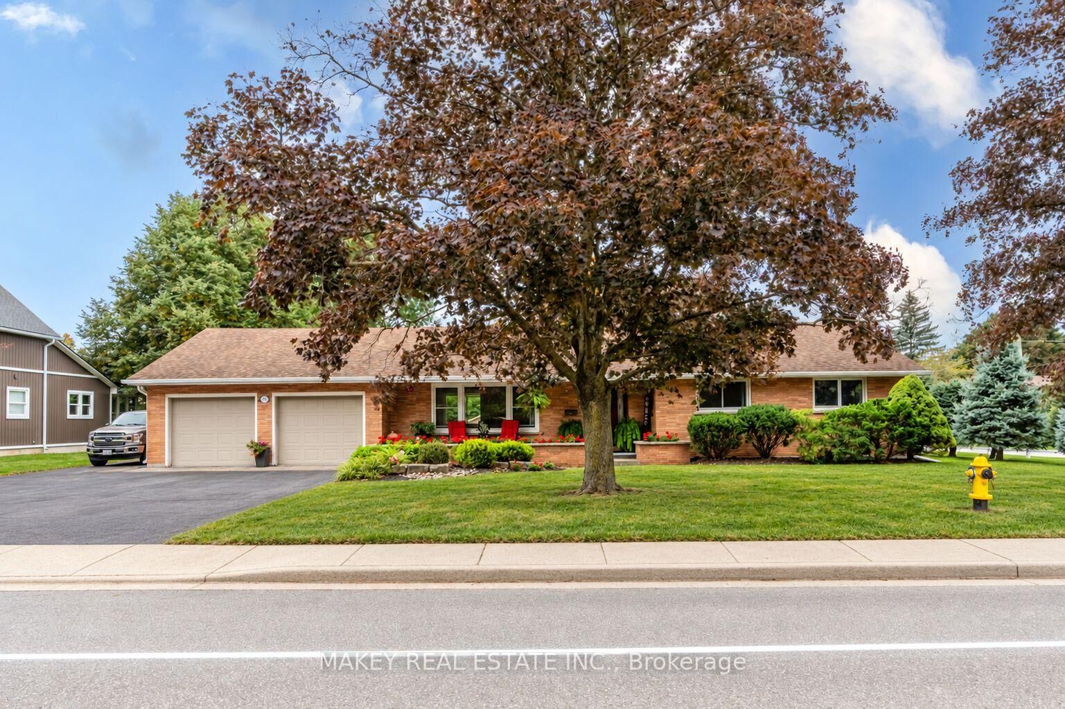 Property Photo:  297 Main Street W  ON N0J 1R0 