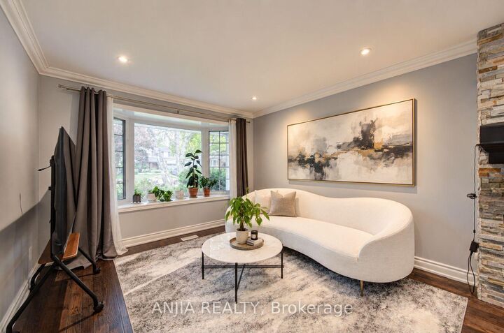 Property Photo:  58 Summerfeldt Crescent  ON L3R 2B2 