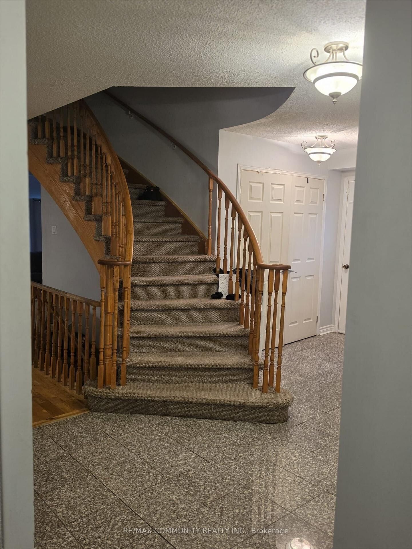 Property Photo:  36 Beaumont Drive Upper  ON L1T 1P8 