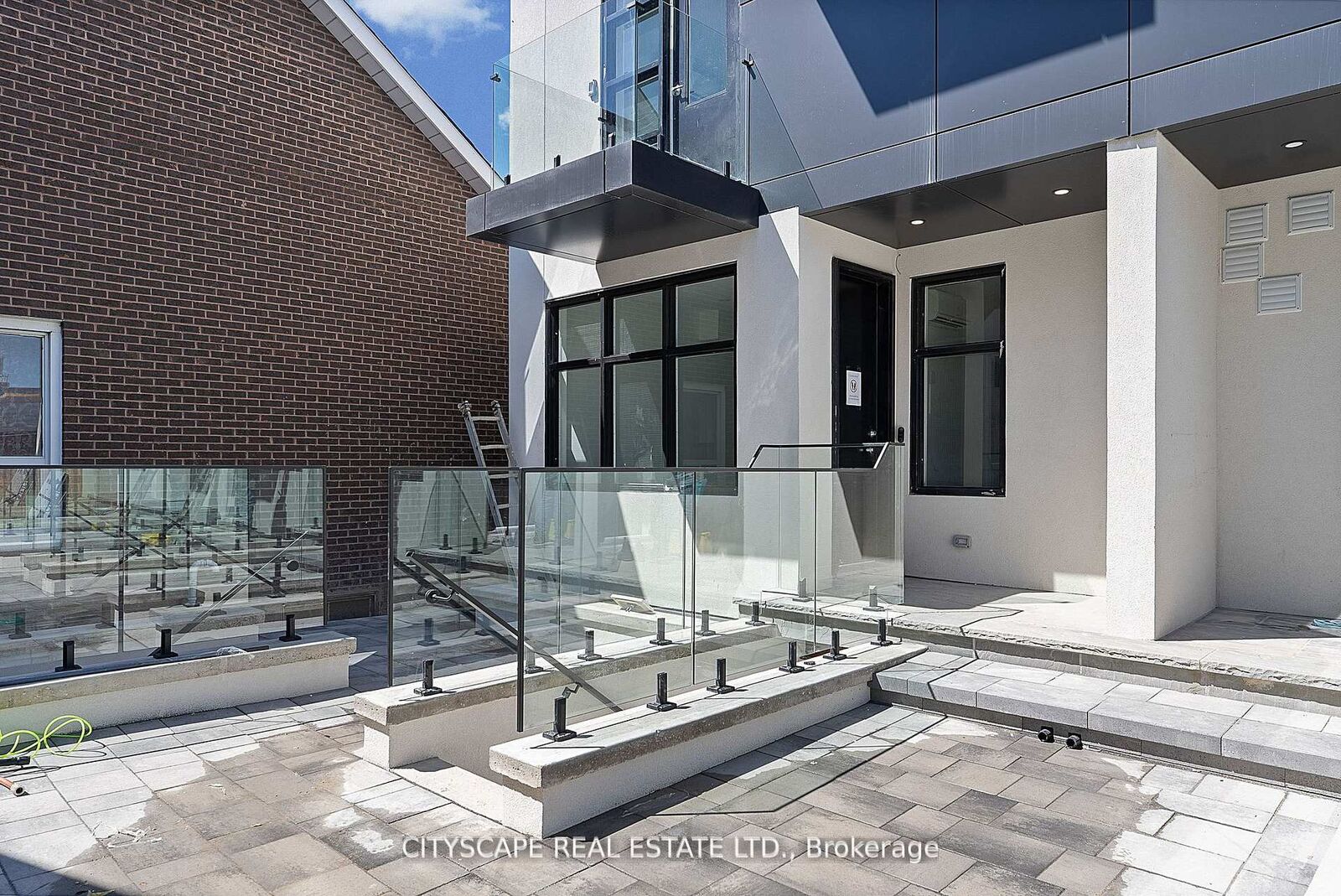 Property Photo:  591 Oakwood Avenue 1 (Bsmt)  ON M6E 2X8 
