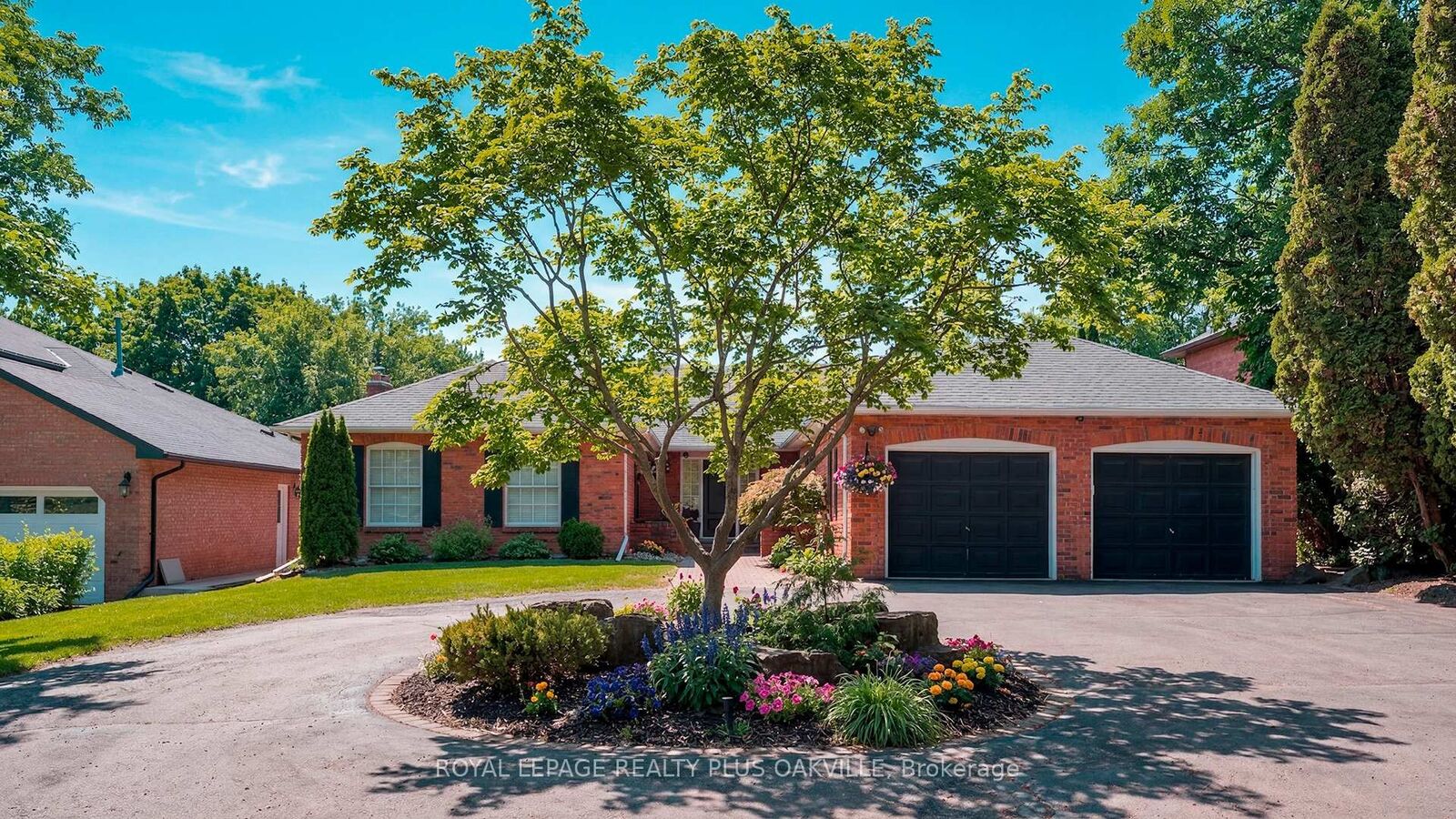 Property Photo: 258 Shoreacres Road ON L7L 2H4