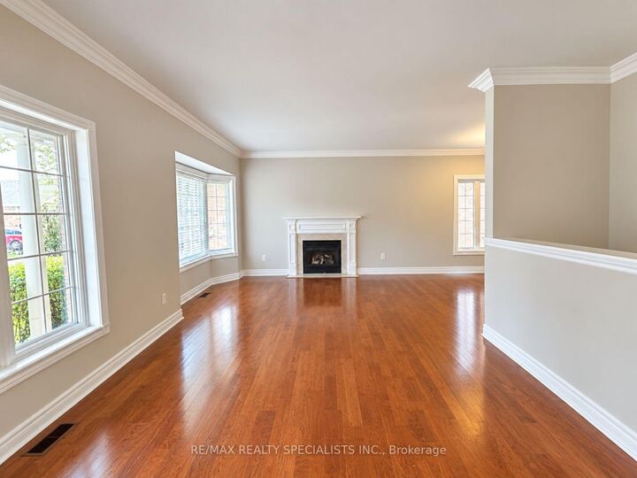 Property Photo:  8 Yorkwood Trail  ON L6R 3J3 