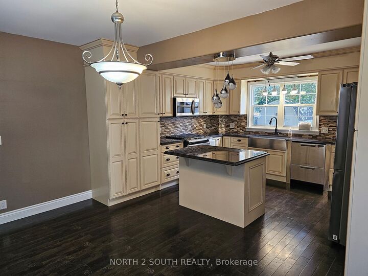 Property Photo:  326 Erie Avenue  ON N3S 2H8 
