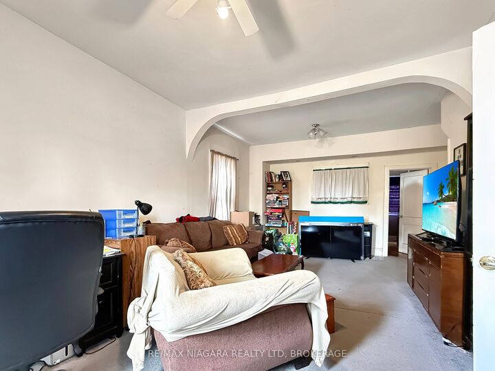 Property Photo: 35 Forsythe Street ON L2A 1X1