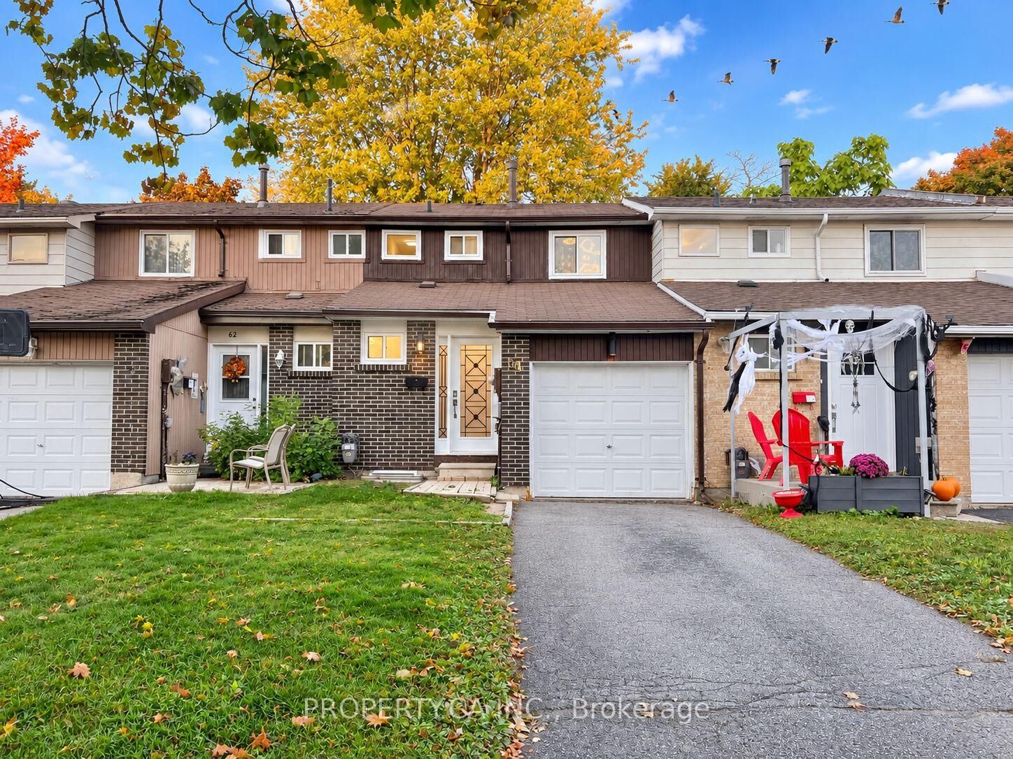 Property Photo:  64 Chaucer Crescent  ON L4N 4T7 