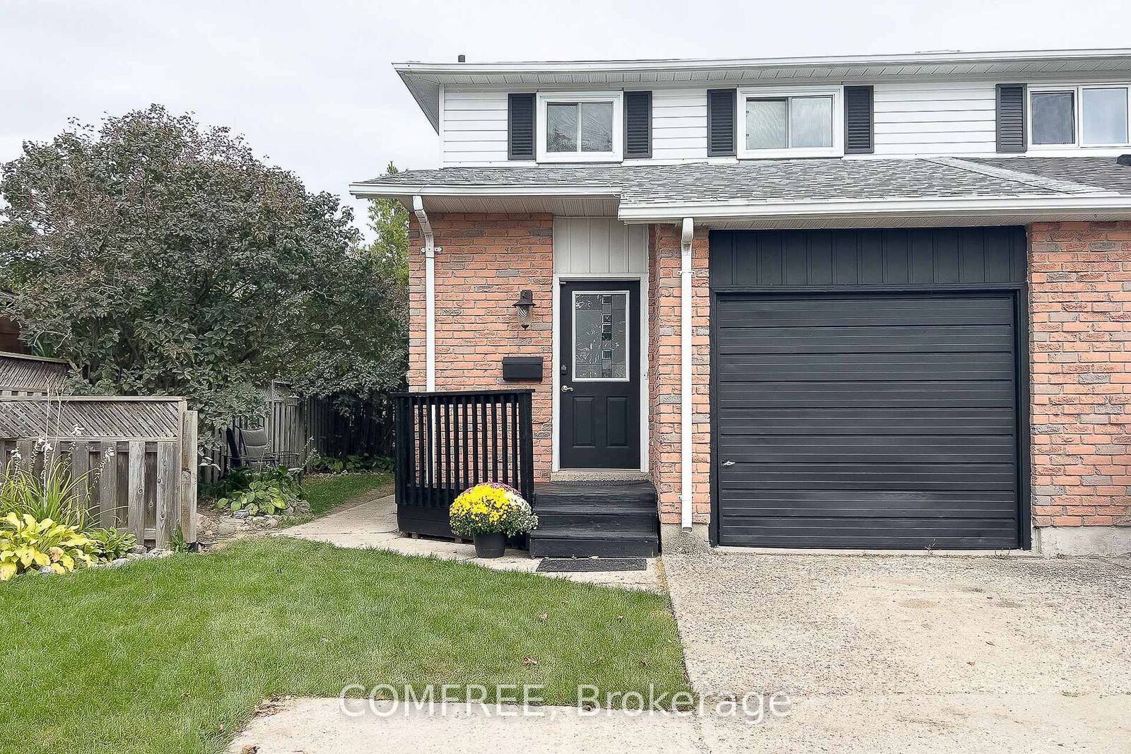 Property Photo:  28 Bluejay Drive  ON L4M 5P2 