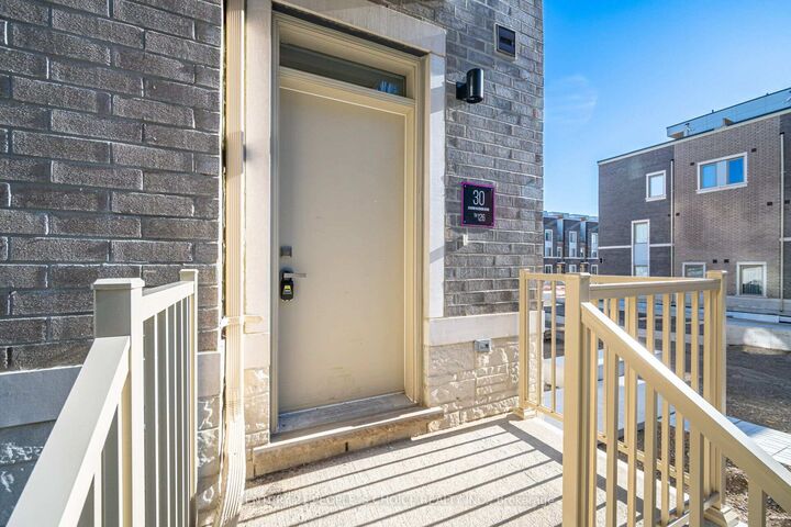 Property Photo:  30 Almond Blossom Mews 126  ON L4K 0N6 