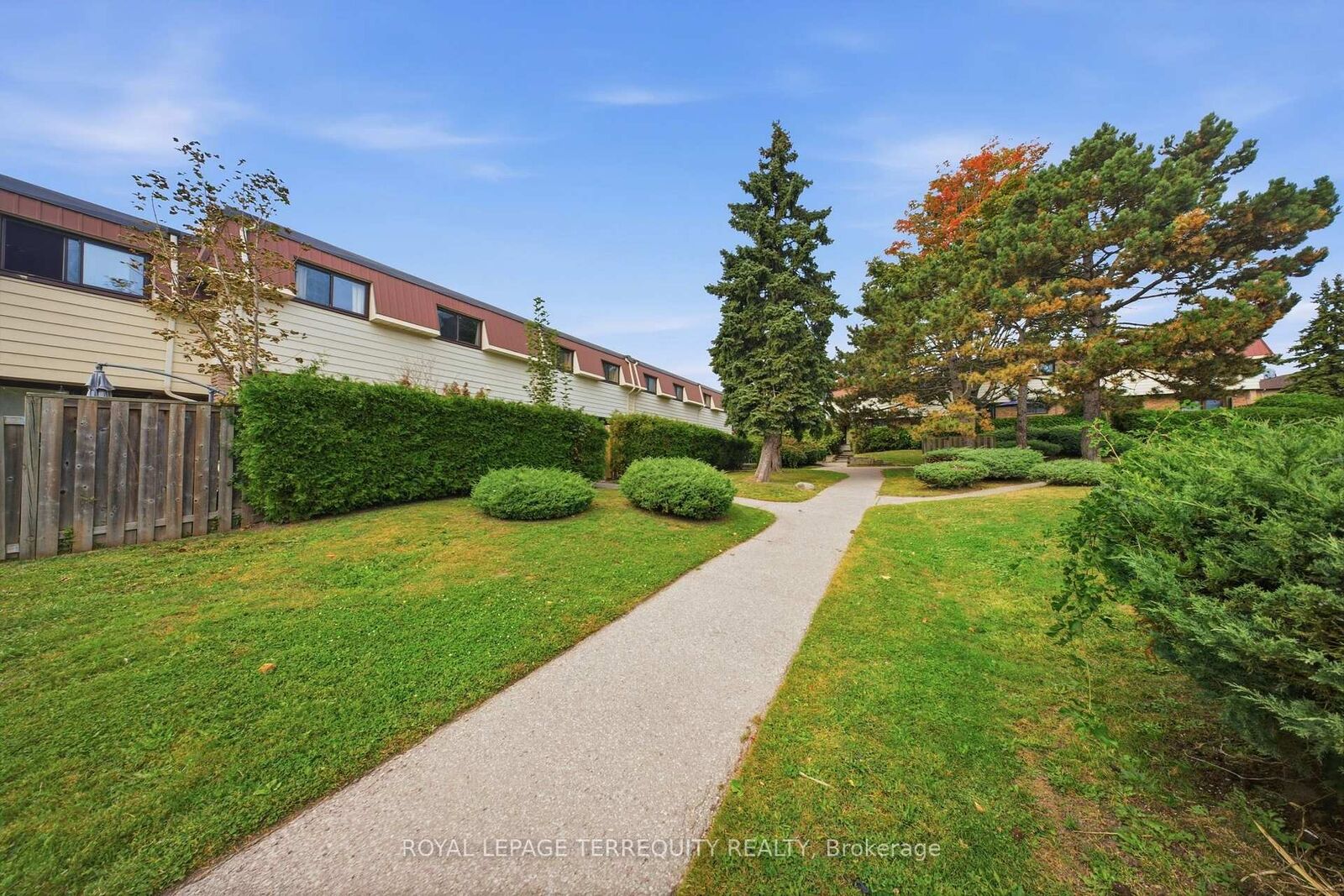 Property Photo:  506 Normandy Street 21  ON L1H 7N8 