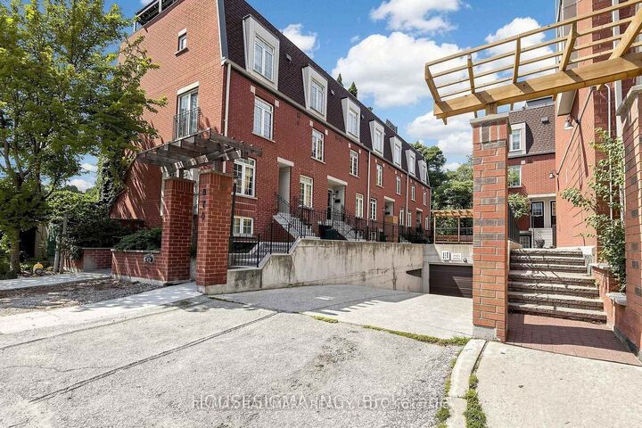 Property Photo:  870 Jane Street 106  ON M6N 4C2 