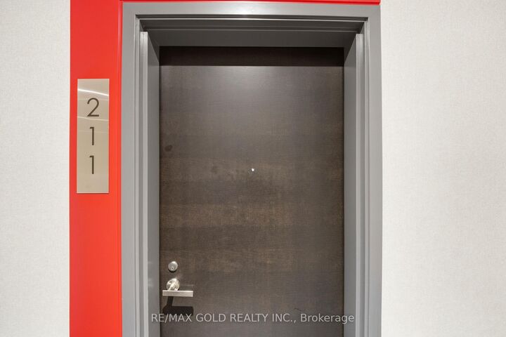 Property Photo:  5025 Harvard Road 211  ON L5M 0W6 