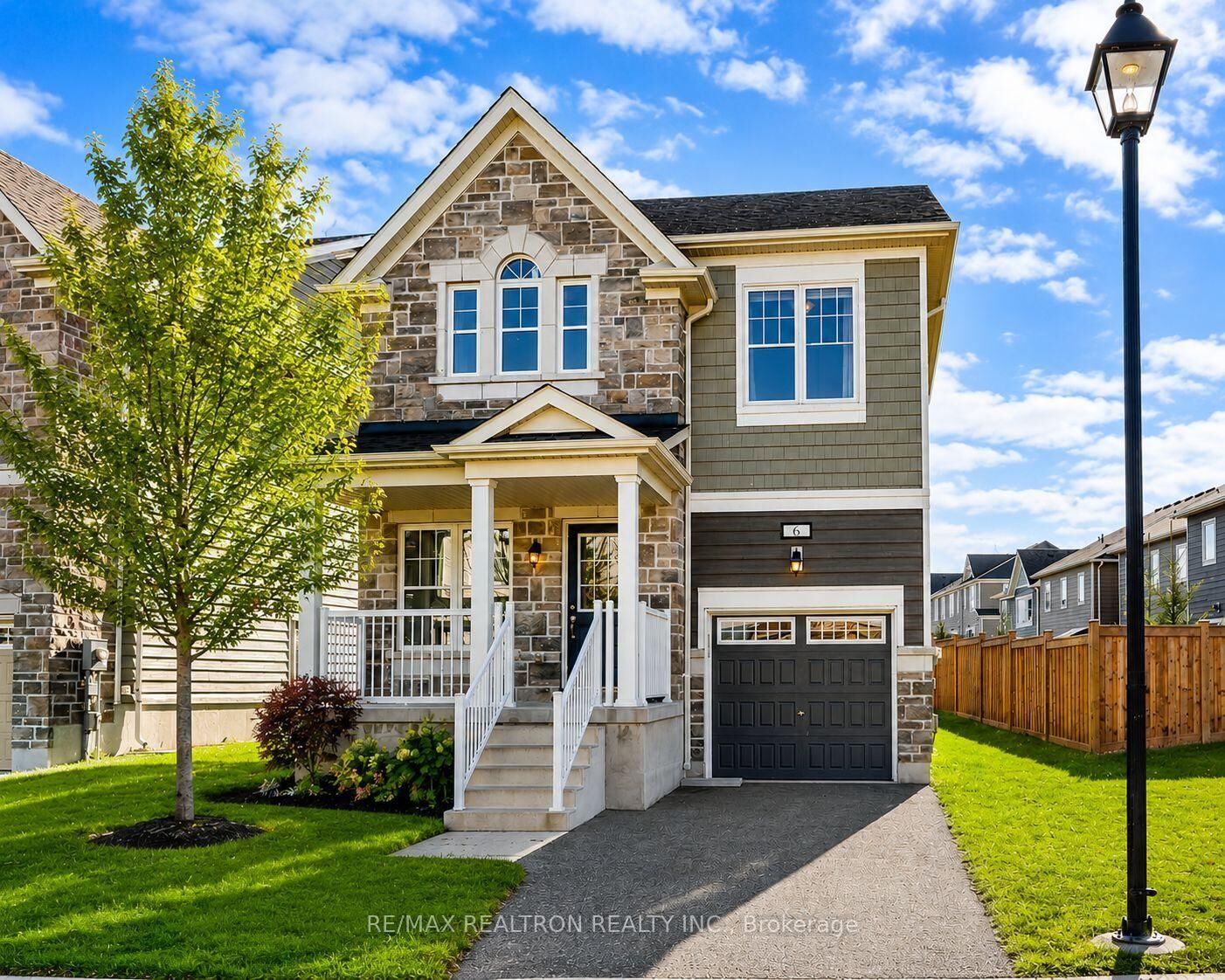 Property Photo: 6 Bobolink Drive ON L9Z 0J2
