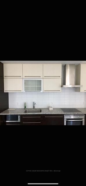 Property Photo:  770 Bay Street 2411  ON M5G 0A6 
