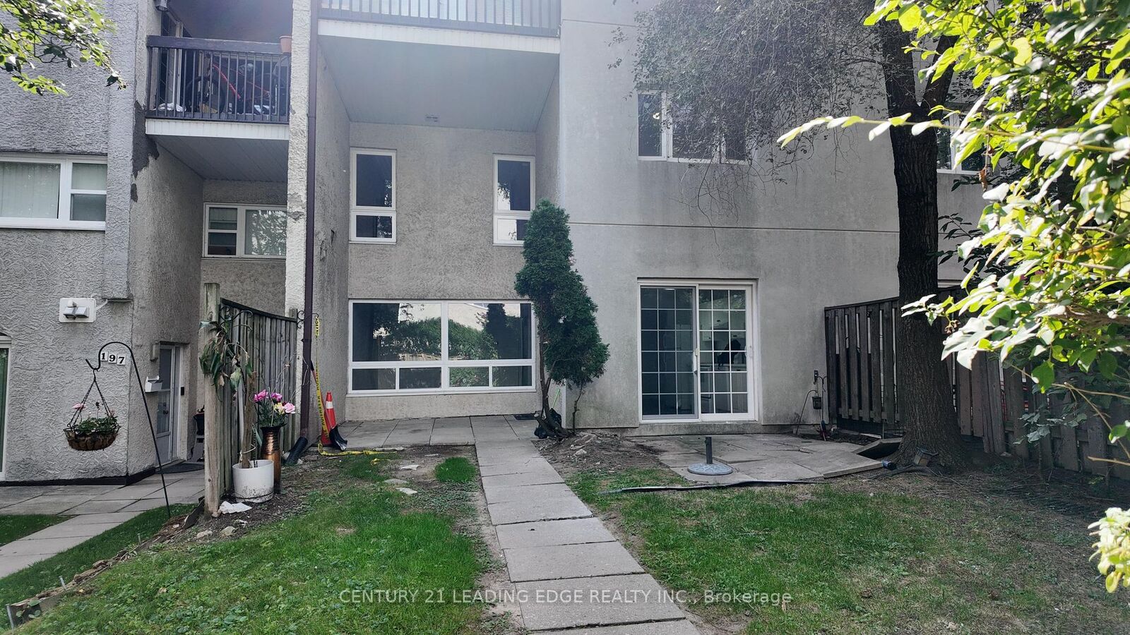 Property Photo:  1055 Dundas Street E 199  ON L4Y 3X6 