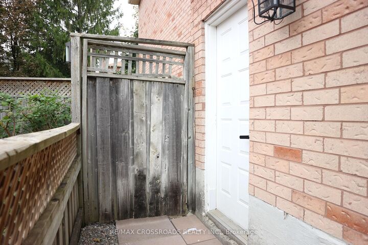 Property Photo:  14 Genner Drive (Bsmt)  ON L1T 3J4 