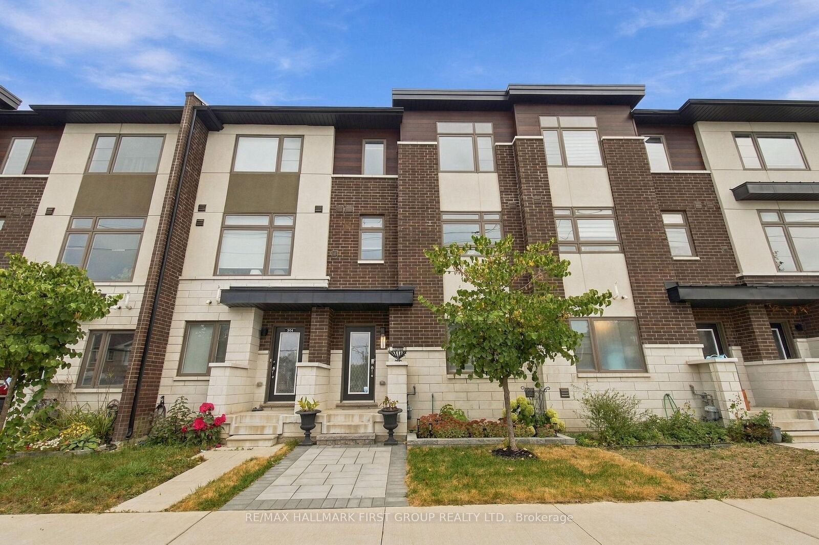 Property Photo:  250 Finch Avenue 303  ON L1V 0G6 
