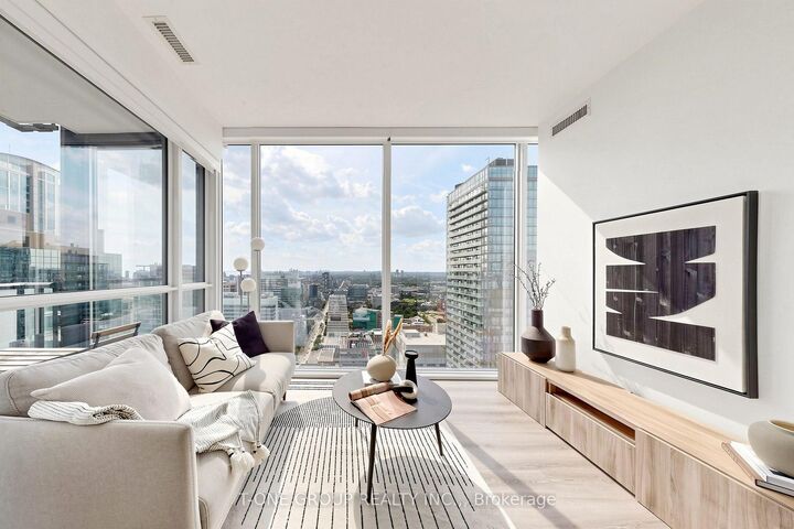 Property Photo:  15 Grenville Street 3403  ON M4Y 0B9 