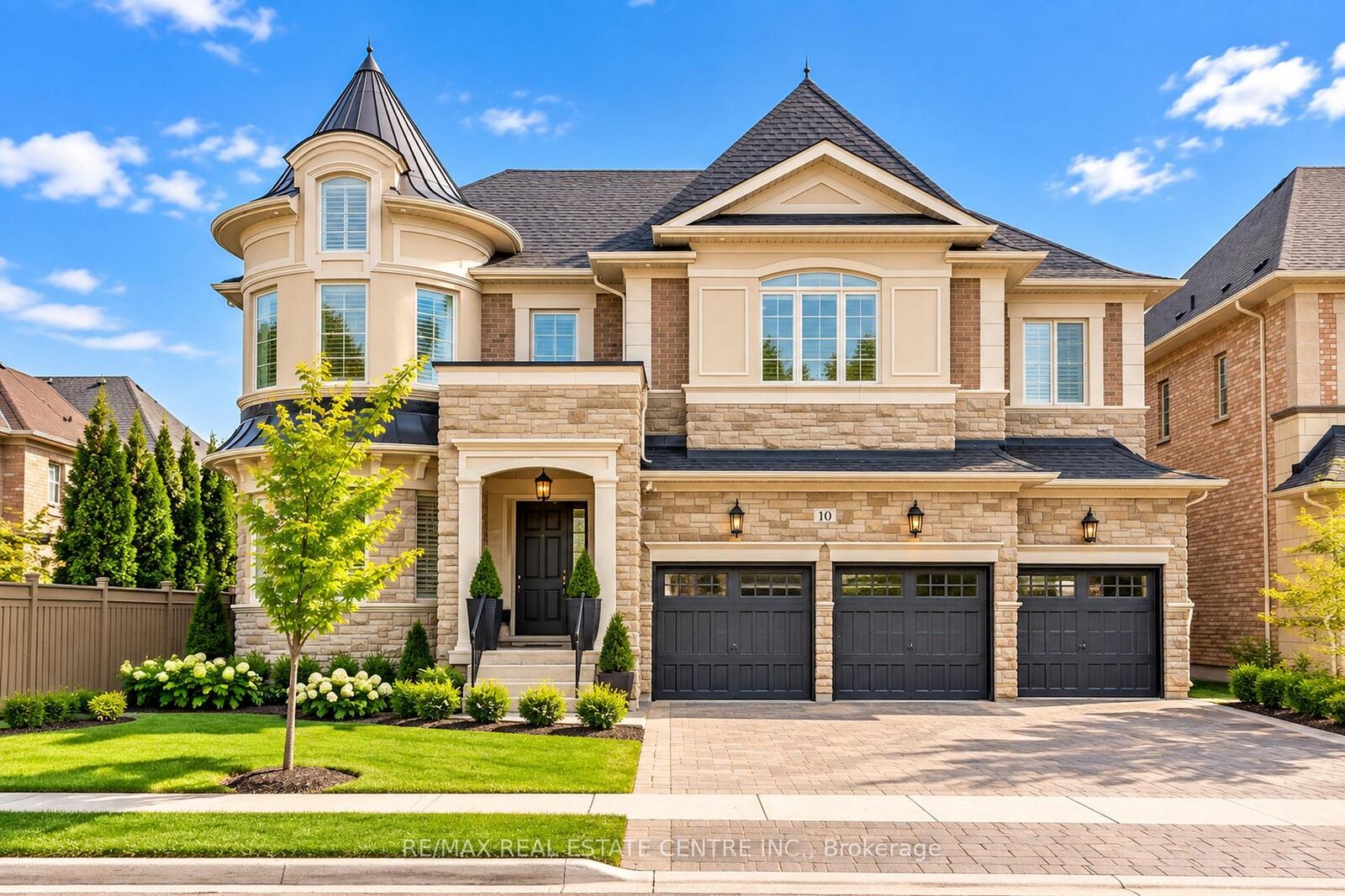 Property Photo:  10 Rolling Green Court  ON L4H 4K7 