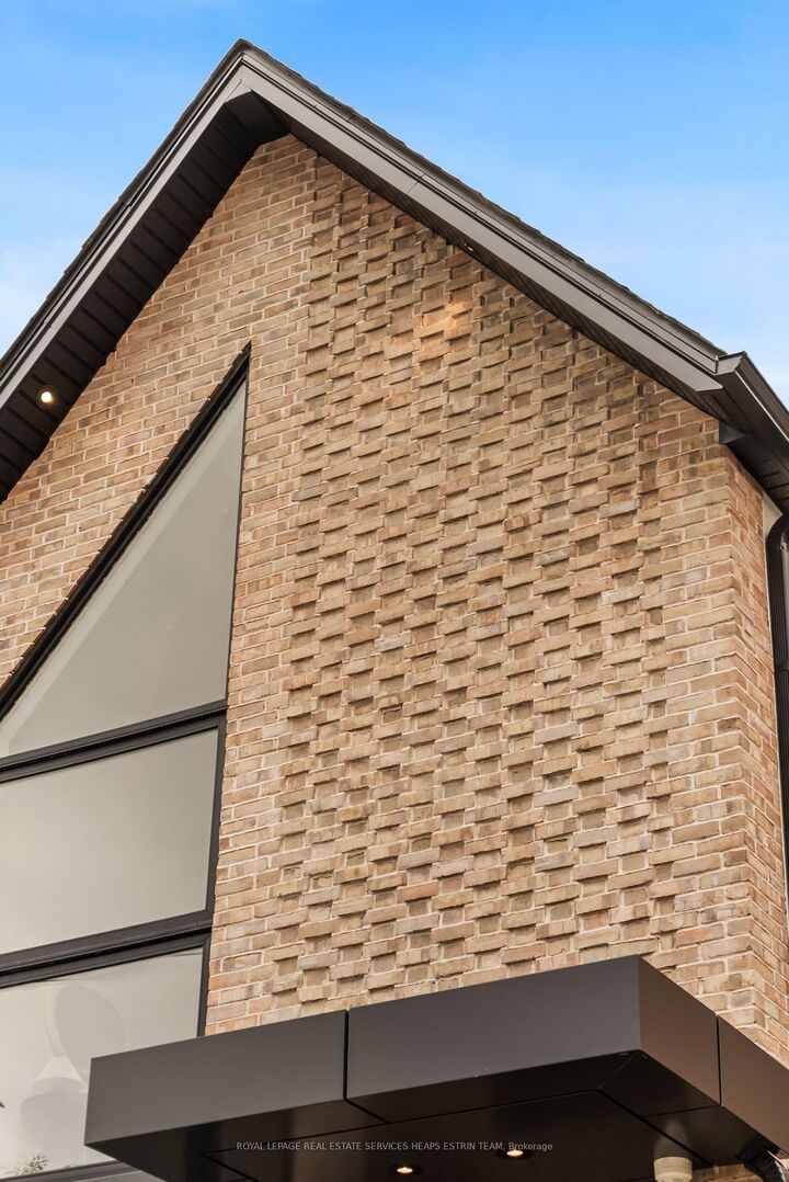 Property Photo: 31 Taunton Road ON M4S 2P2
