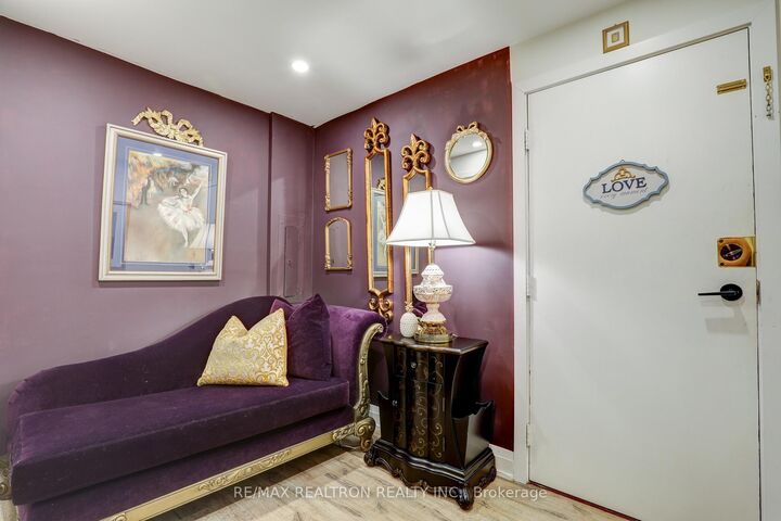 Property Photo:  60 Inverlochy Boulevard 709  ON L3T 4T7 
