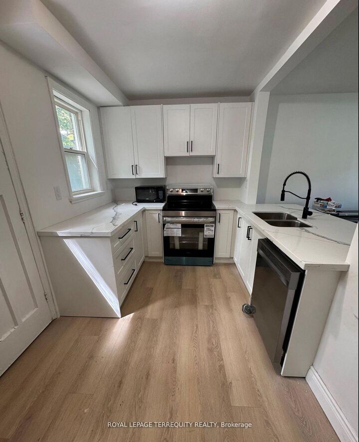 Property Photo:  191 Finch Avenue W  ON M2R 1M2 