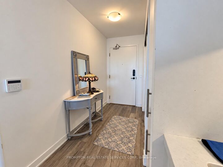 Property Photo:  95 Oneida Crescent Lph06  ON L4B 0H5 