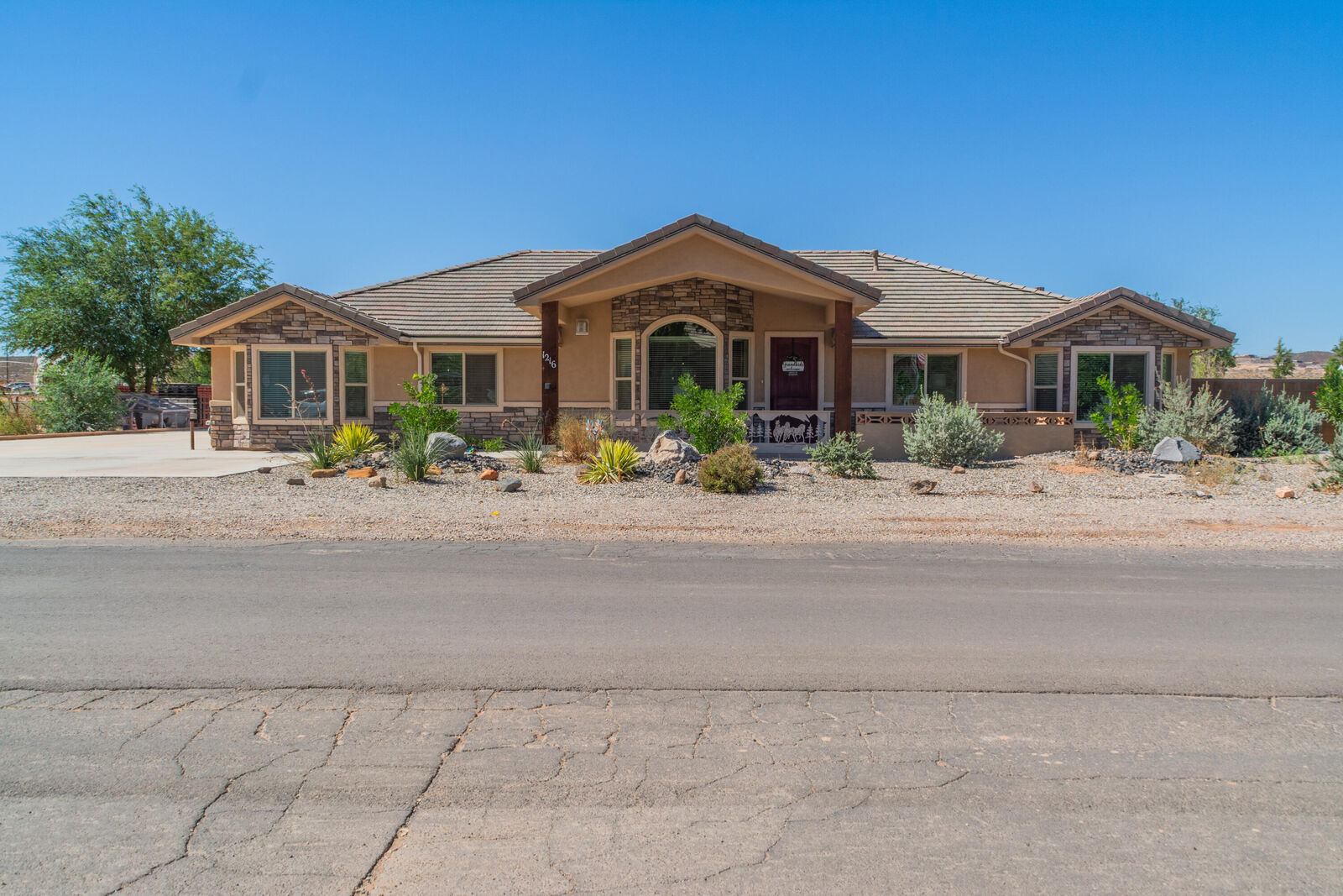 Property Photo: 1216 S 920 W UT 84737
