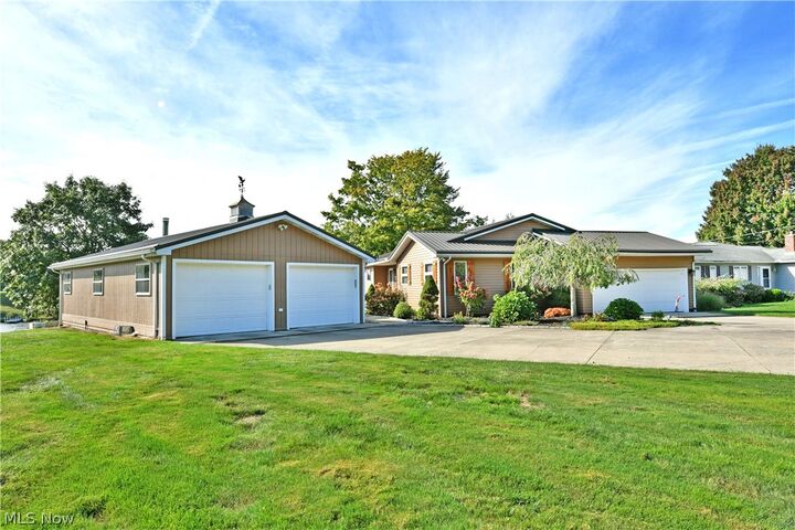 Property Photo: 1460 Lake Vue Drive OH 44085