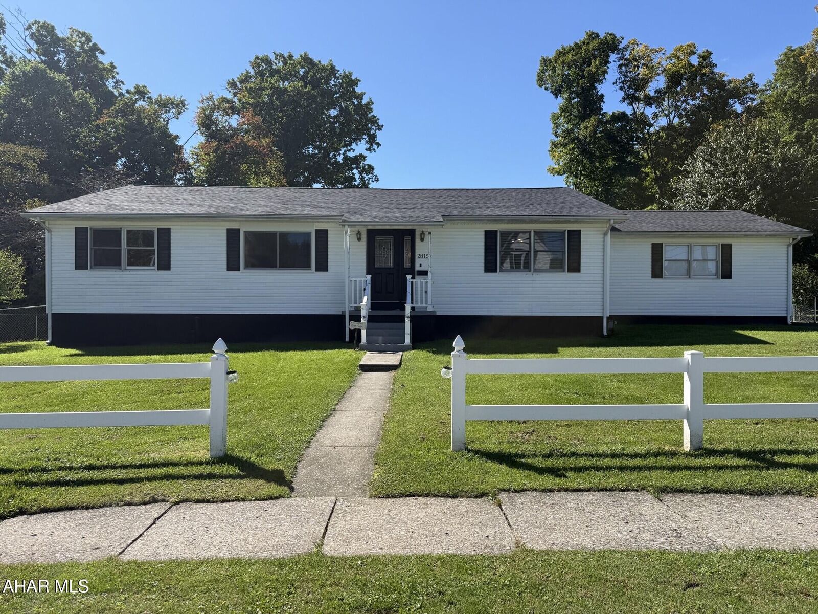 Property Photo:  2815 Ivyside Drive  PA 16601 