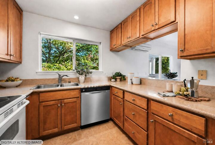 Property Photo: 225 Burt Street 17 CA 95407